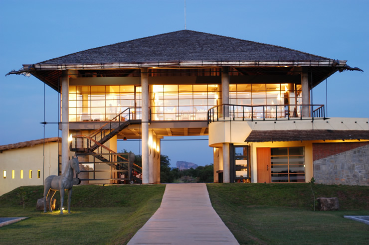 InternetHolidaysBiz sri lanka hotels offer elephant corridor boutique hotel five star hotel picture shows front entrance to boutique 5 star hotel in Sigiriya sri lanka