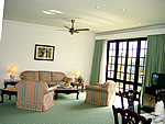 InternetHolidaysBiz Sri Lanka picture gallery Kandy hotel accommodation Mahaweli Reach river hotel suite deluxe rooms accommodation copyright image IHB 100435