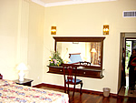 InternetHolidaysBiz Sri Lanka picture gallery Kandy hotel accommodation Mahaweli Reach river hotel suite deluxe rooms accommodation copyright image IHB 100419