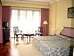 InternetHolidaysBiz Sri Lanka picture gallery Kandy hotel accommodation Mahaweli Reach river hotel suite deluxe rooms accommodation copyright image IHB 100421