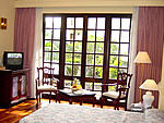 InternetHolidaysBiz Sri Lanka picture gallery Kandy hotel accommodation Mahaweli Reach river hotel suite deluxe rooms accommodation copyright image IHB 100422