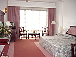 InternetHolidaysBiz Sri Lanka picture gallery Kandy hotel accommodation Mahaweli Reach river hotel suite deluxe rooms accommodation copyright image IHB 100420