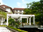 InternetHolidaysBiz Sri Lanka picture gallery Kandy hotel accommodation Mahaweli Reach river hotel copyright image IHB 100391