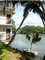 InternetHolidaysBiz Sri Lanka picture gallery Kandy hotel accommodation Mahaweli Reach river hotel copyright image IHB 100413